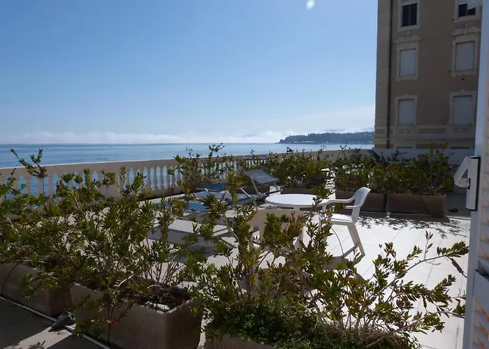 Отель Savoy Варацце